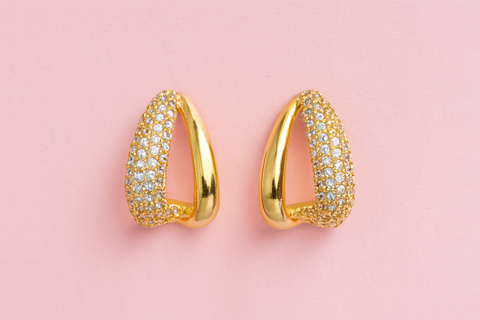 <p>Guilty free<br/><em> Jewelry</em></p>